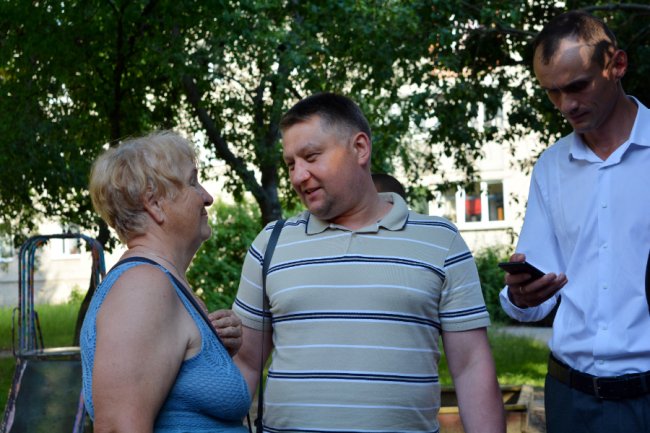 Нові паркомісця, LED-освітлення та дитячий майданчик: відремонтують один з найгірших дворів Луцька