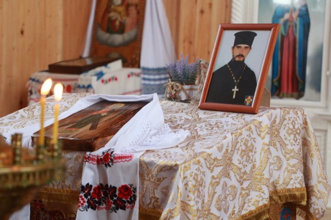 Під Луцьком попрощались із молодим священником, який раптово помер. ФОТО