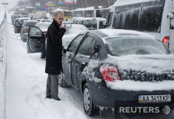 Фото Києва, заваленого снігом