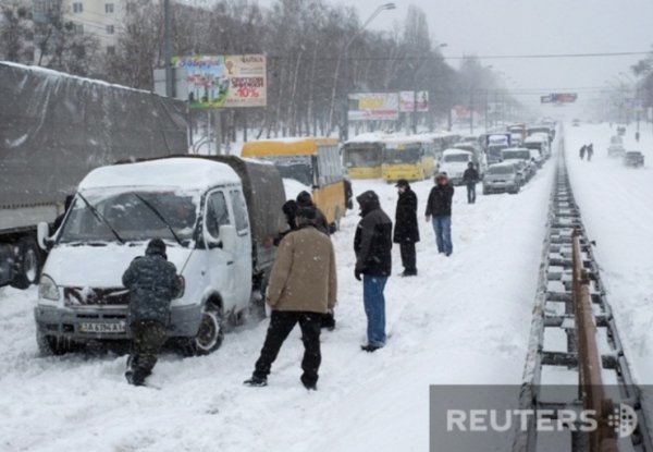 Фото Києва, заваленого снігом