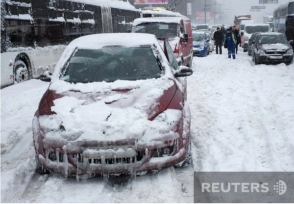 Фото Києва, заваленого снігом