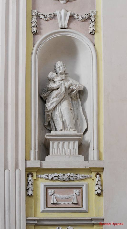 Волинський фотограф показав магію та красу костелу Петра і Павла. ФОТО