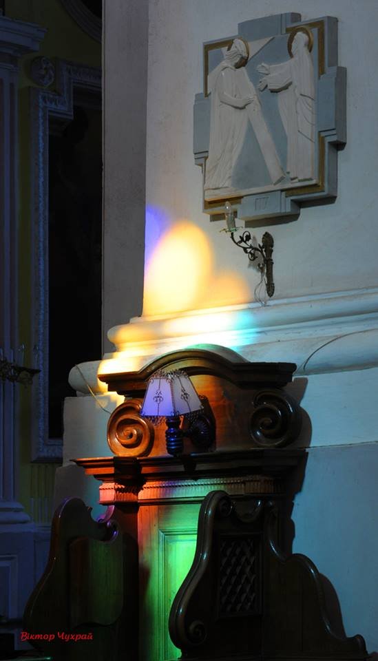 Волинський фотограф показав магію та красу костелу Петра і Павла. ФОТО