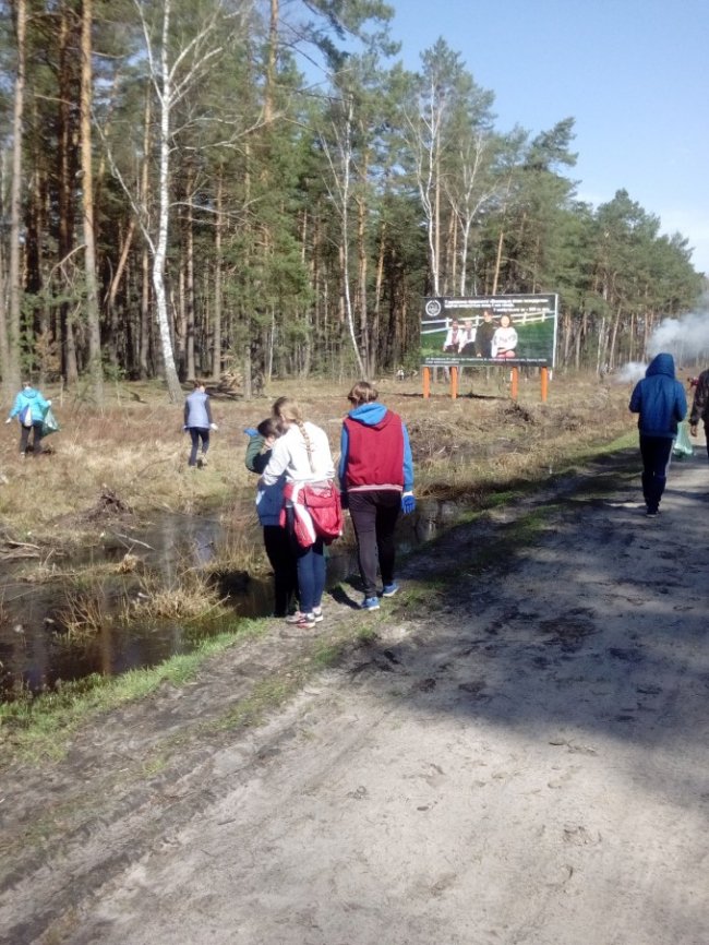На Волині діти допомогли ліквідувати звалища у лісосмугах