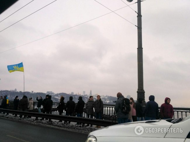 У Києві на День Соборності з'єднали два береги. ФОТО