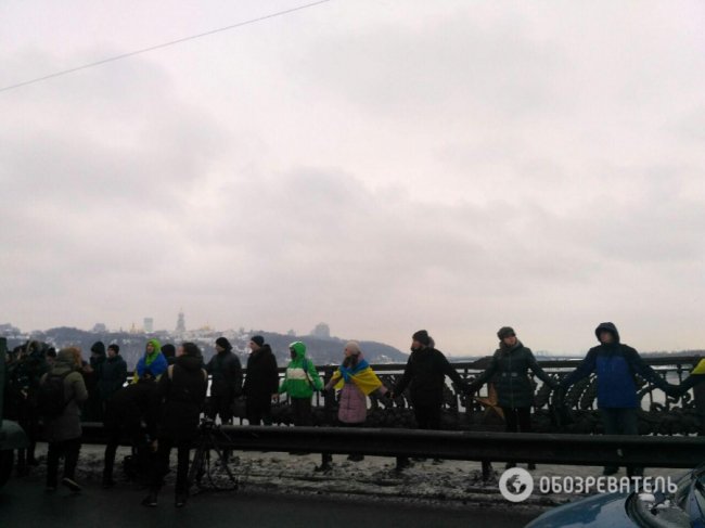 У Києві на День Соборності з'єднали два береги. ФОТО