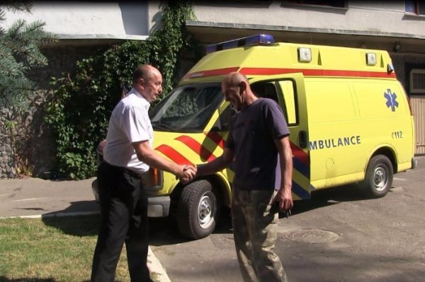 Волинські лісівники передали відремонтований автомобіль у зону АТО. ФОТО