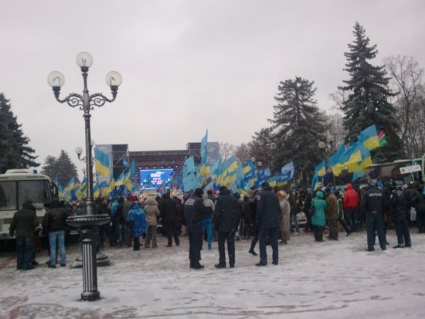 У Києві п'ятий день блокують Раду і Кабмін. ФОТО