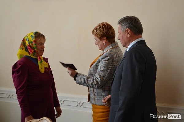 У Луцьку нагородили матерів-героїнь. ФОТО