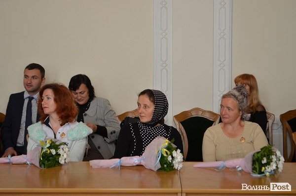 У Луцьку нагородили матерів-героїнь. ФОТО