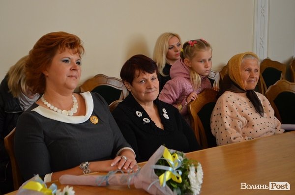 У Луцьку нагородили матерів-героїнь. ФОТО