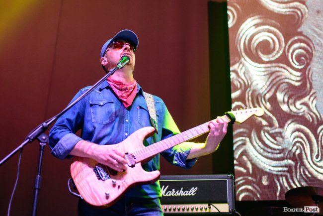 «Шухер, граждане! На сцене психопат!»: яким був концерт гурту «Ляпіс 98» у Луцьку: ФОТОРЕПОРТАЖ