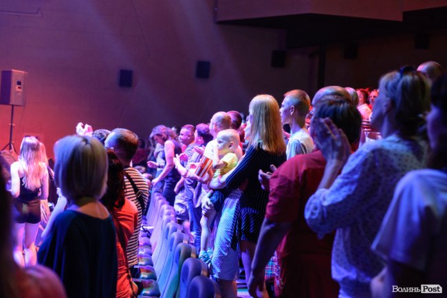 «Шухер, граждане! На сцене психопат!»: яким був концерт гурту «Ляпіс 98» у Луцьку: ФОТОРЕПОРТАЖ