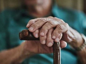 Луцьким старожилам до свята ветеранів виплатять по 500 гривень