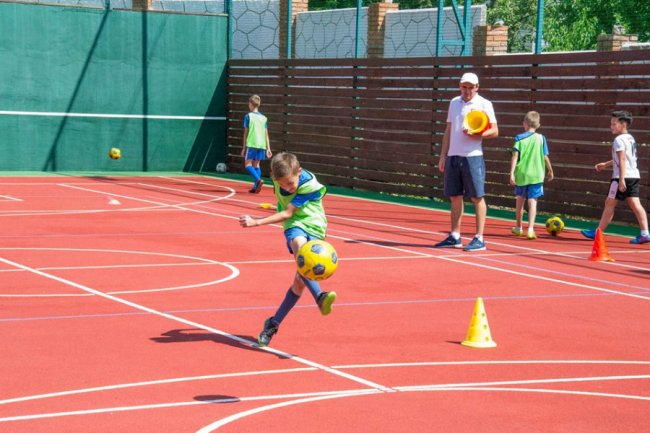 Лучан запрошують займатися спортом на універсальному майданчику