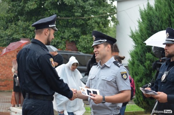 У Луцьку поліцейські отримали нові погони і звання. ФОТО