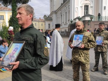 У Луцьку попрощалися з трьома загиблими захисниками