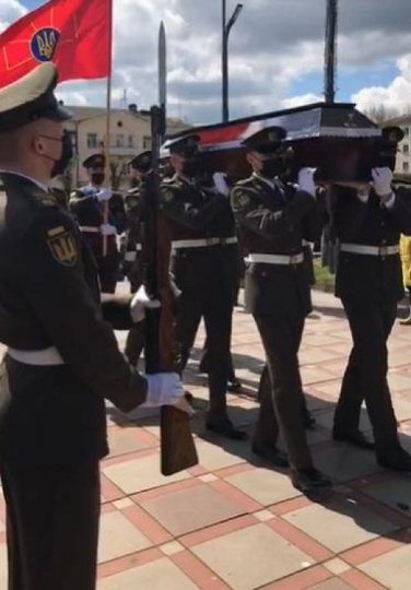 На Житомирщині попрощалися з 22-річним військовим, який загинув на Донбасі. ФОТО