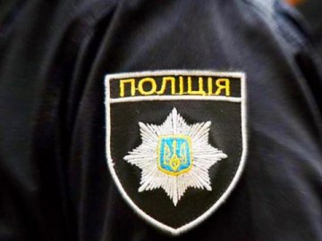 Волинські поліцейські просять допомогти впізнати чоловіків, яких підозрюють у крадіжках. ФОТО