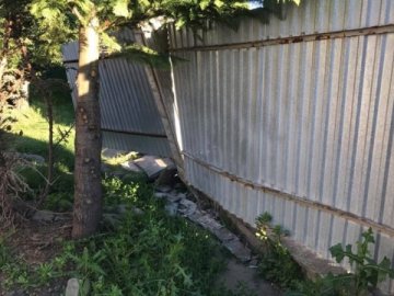 Судили волинянку, яка напідпитку знесла паркан автівкою