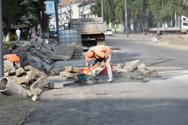 Повідомили, коли можуть відновити рух громадського транспорту проспектом Волі