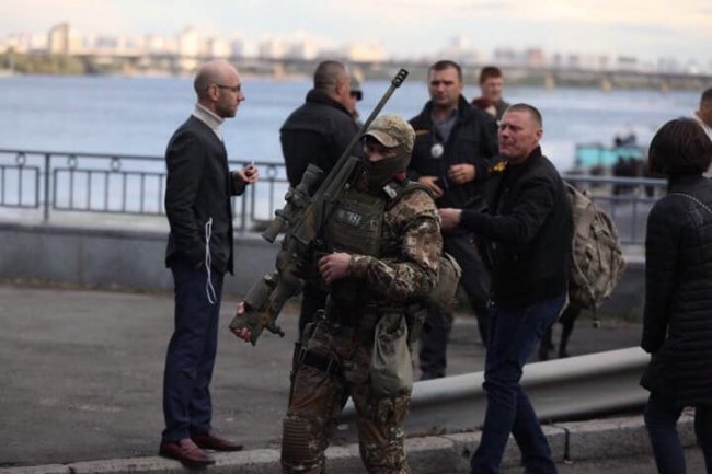 «Без єдиного пострілу»: у Києві затримали чоловіка, який погрожував підірвати міст. ФОТО