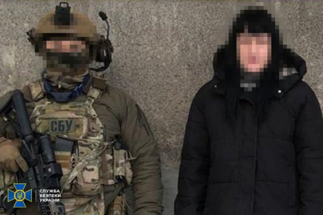 Посадовиця суду шпигувала для росіян у Покровську