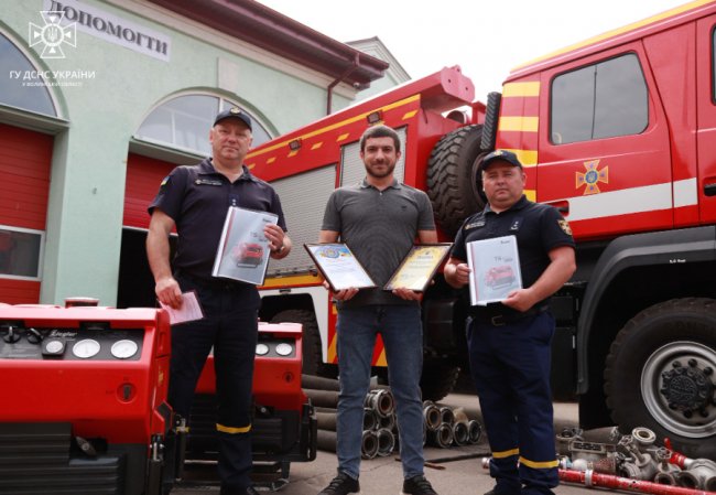 Волинські рятувальники отримали пожежно-технічне обладнання від благодійників з Німеччини