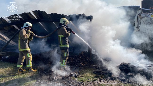 У Луцькому районі горів столярний цех. ФОТО