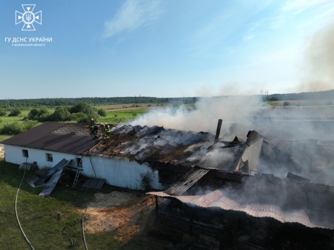 У Луцькому районі горів столярний цех. ФОТО