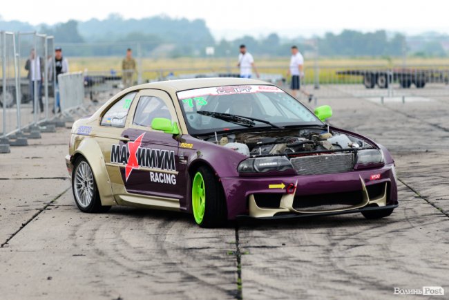 ФОТОРЕПОРТАЖ із наймасштабніших змагань із дрег-рейсингу у Луцьку