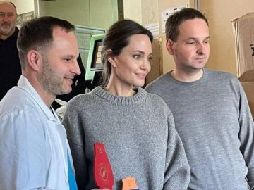 Що робила Анджеліна Джолі на Львівщині. ФОТО