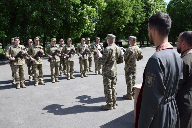 У Луцьку склали військову присягу новобранці-прикордонники. ФОТО