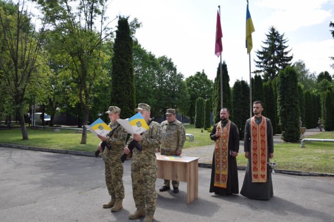 У Луцьку склали військову присягу новобранці-прикордонники. ФОТО