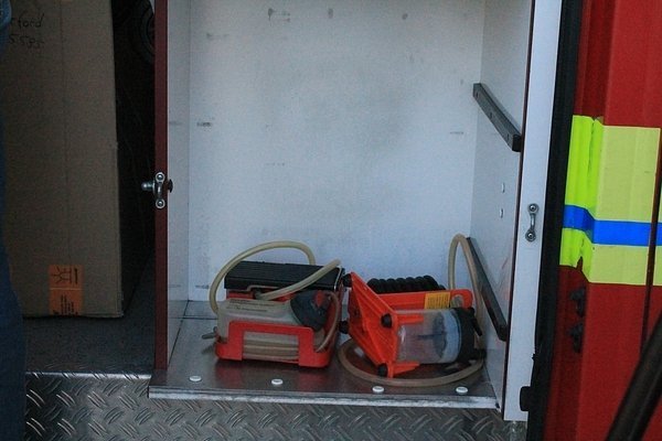 Карети швидкої допомоги, привезені Самообороною. ФОТО