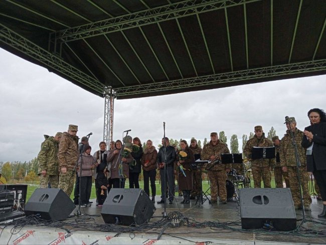 У Боратині на фестивалі зібрали понад півмільйона гривень на автівку для військових громади