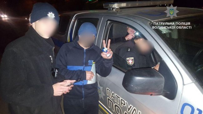 Патрульний відмовився від хабара в Луцьку. ФОТО