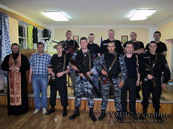 На Сході силовикам з Волині привезли на блокпост харчі та гроші. ФОТО