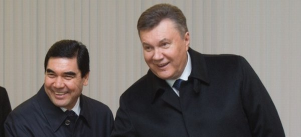 З Януковичем ‒ знову конфуз. ФОТО