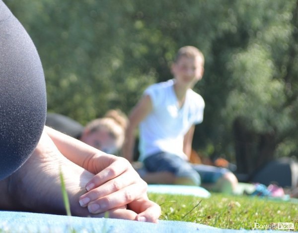 Ранок на «Бандерштаті» почався з йоги. ФОТО 