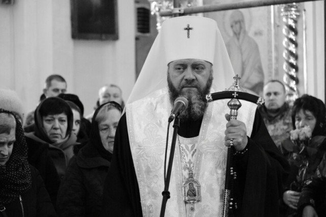 У Луцьку під дощем попрощалися з двома загиблими Героями. ФОТО