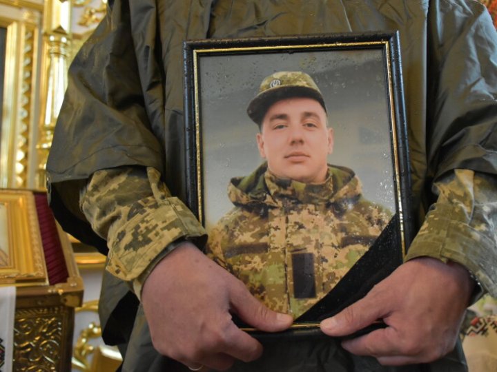 У Луцькій громаді попрощалися з Героєм Назарієм Корольчуком