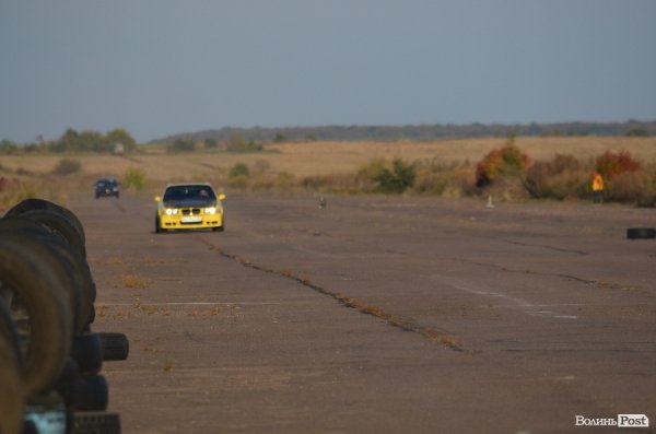 Під Луцьком відбувся чемпіонат з дрег-рейсингу. ФОТО