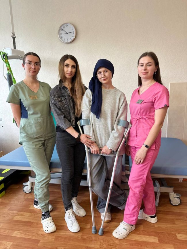 Розповіли історію одужання 16-річної дівчини, яку в Луцьку на «зебрі» збив мотоцикл