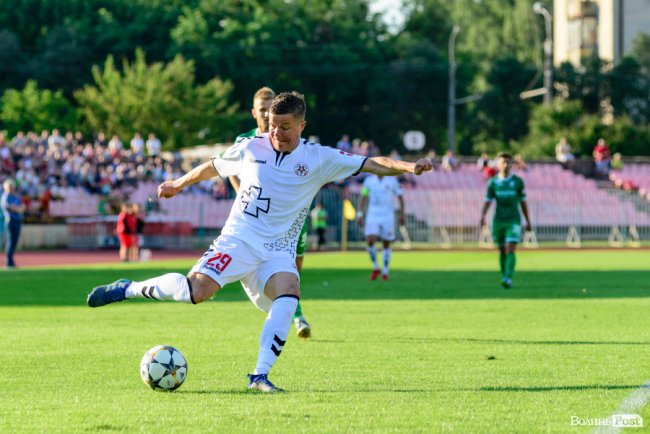 «Волинь» – «Карпати»: великий фотозвіт із нашумілого матчу