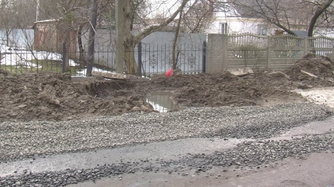 Авто заблоковане в гаражі: через ремонт теплотраси лучанин місяць не може виїхати на дачу