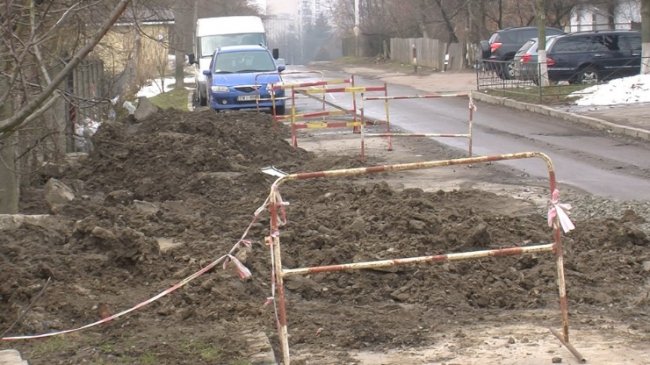 Авто заблоковане в гаражі: через ремонт теплотраси лучанин місяць не може виїхати на дачу