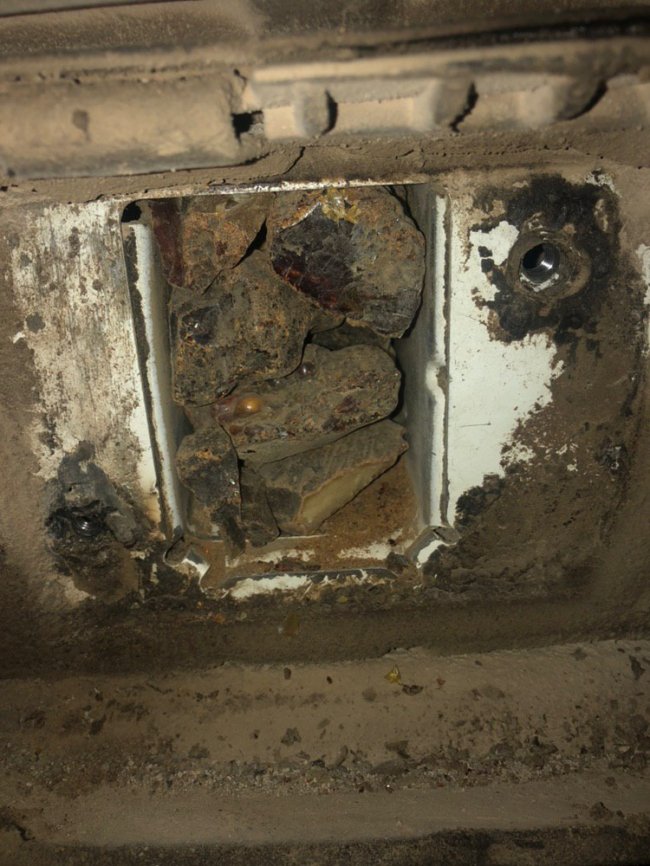 Чоловік хотів вивезти через «Ягодин» більше дев'яти кілограмів бурштину