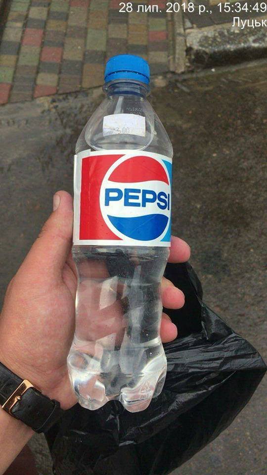 У Луцьку зловили порушницю-рецидивістку, яка продавала підроблений алкоголь