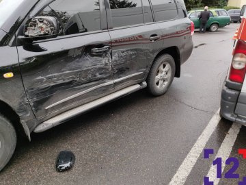 У Луцьку «швидка» влетіла у легковик. ФОТО